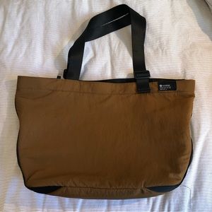 Lululemon | Clean Lines Tote